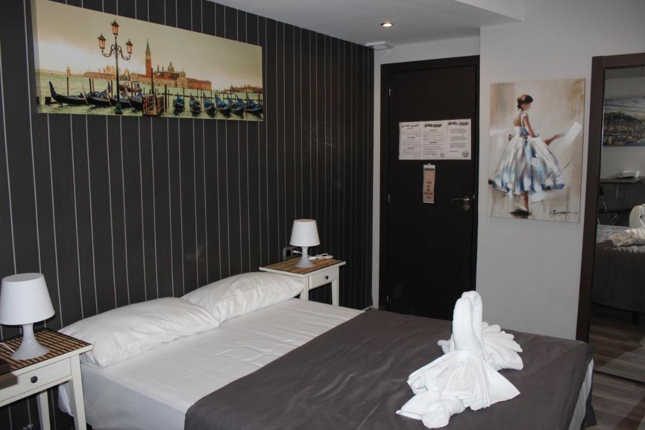 Bcn Condal Hostal Barcelona Buitenkant foto
